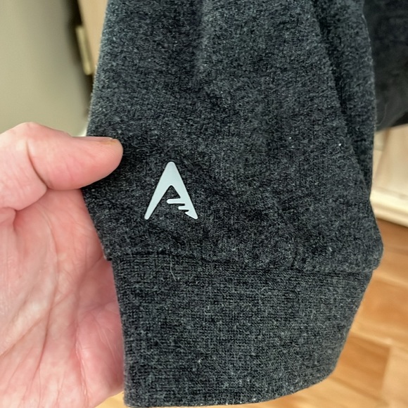 Carolina Hurricanes sweatshirt size xxl - Picture 5 of 7